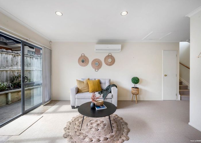  at 6 Astelia Place, Goodwood Heights, Auckland