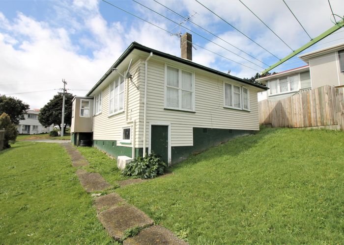  at 4 Dorset Grove, Cannons Creek, Porirua