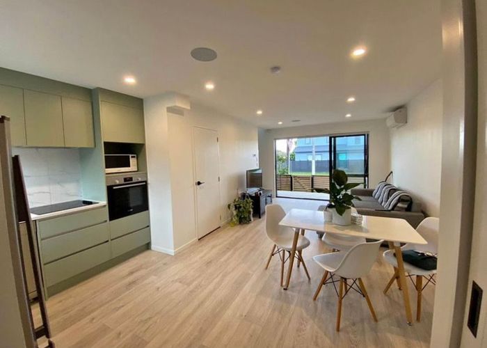  at 2/103 Flanshaw Road, Te Atatu South, Waitakere City, Auckland