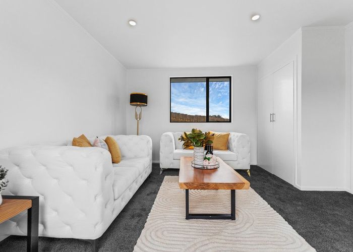  at 1/53 Redcrest Avenue, Red Hill, Papakura, Auckland