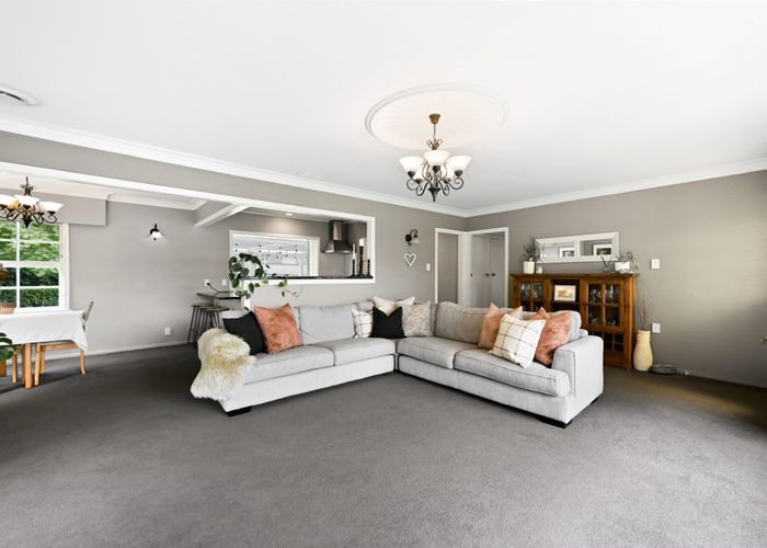  at 5 Grassy Downs Place, St Andrews, Hamilton