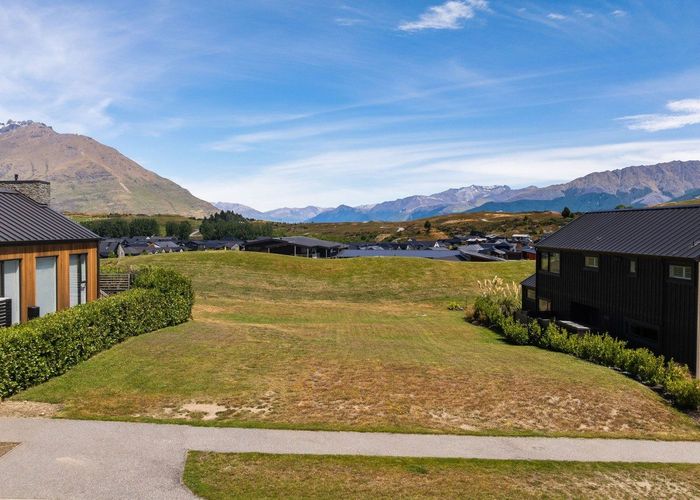  at 33 Cunninghams Drive, Jacks Point, Queenstown-Lakes, Otago