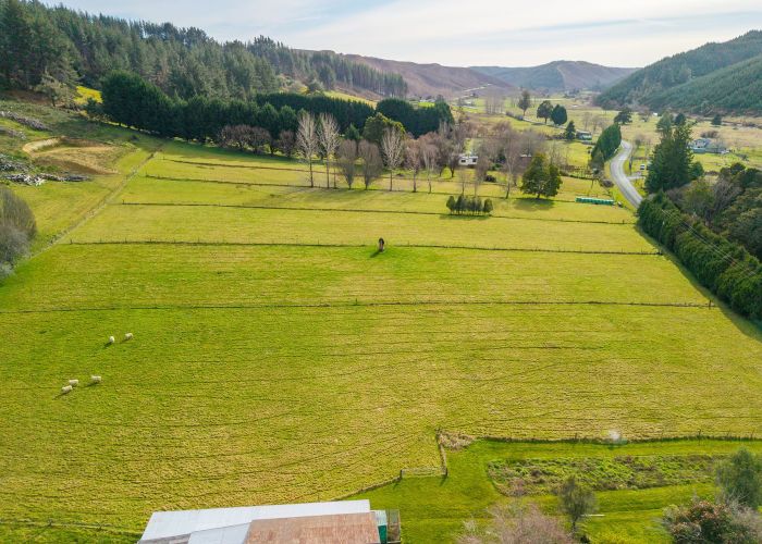  at 405 Pigeon Valley Road, Pigeon Valley, Wakefield