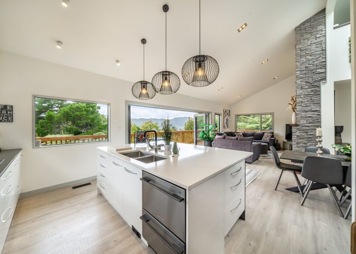  at 49D Hill Road, Belmont, Lower Hutt