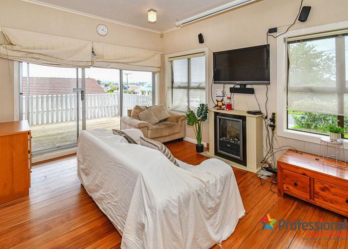  at 36 Peverill Crescent, Papatoetoe, Auckland