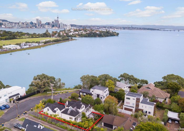  at 90 Ngataringa Road, Devonport, Auckland