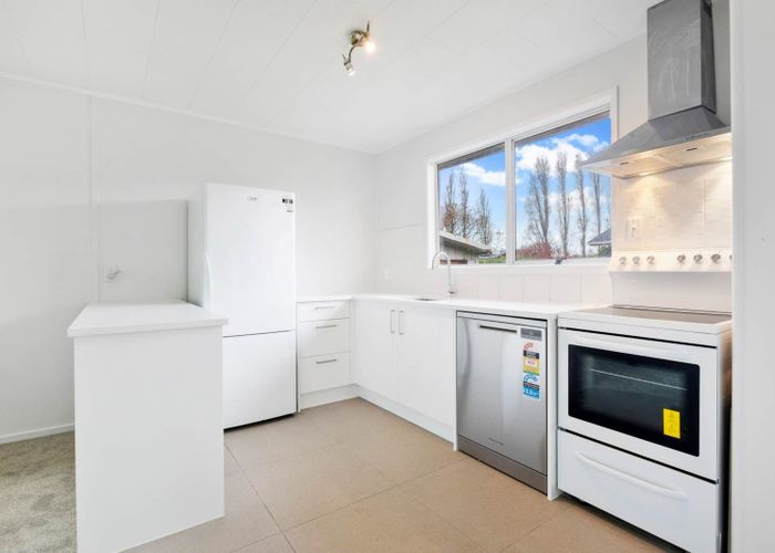  at 8 Chesley Place, Half Moon Bay, Manukau City, Auckland