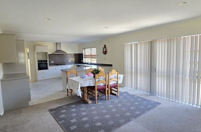  at 12 Glanmire Place, Flat Bush, Manukau City, Auckland