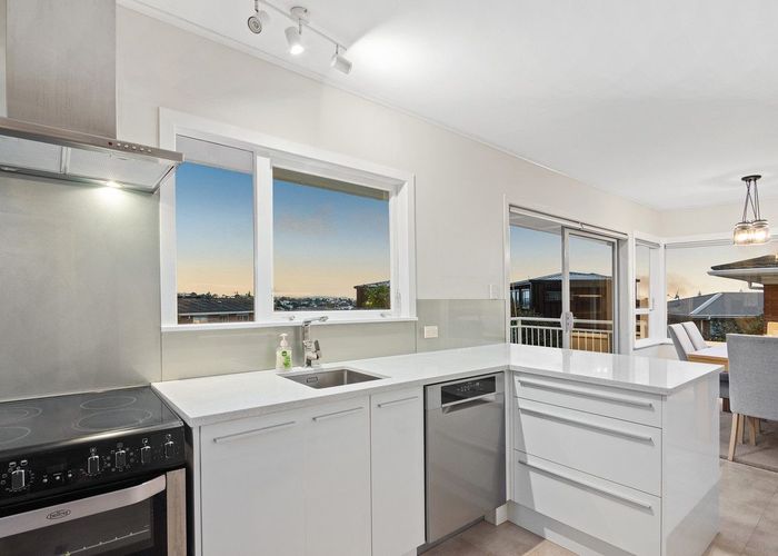  at 32 Galaxy Drive, Mairangi Bay, North Shore City, Auckland