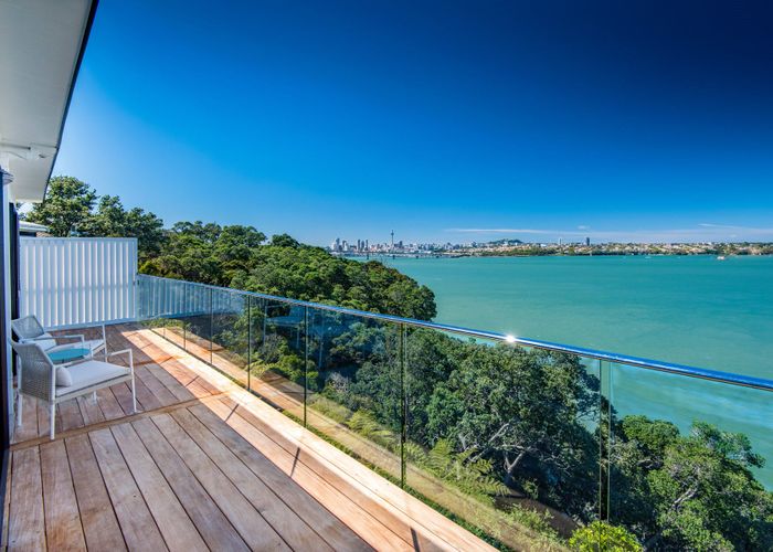  at 2/26 Tizard Road, Birkenhead, Auckland