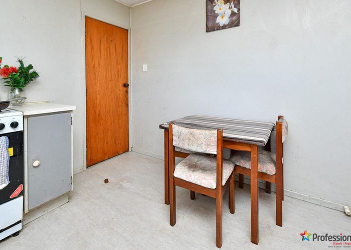  at 2/95 Motatau Road, Papatoetoe, Auckland