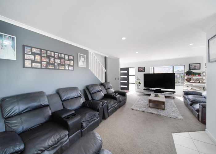  at 16 Grangewood Close, Favona, Auckland