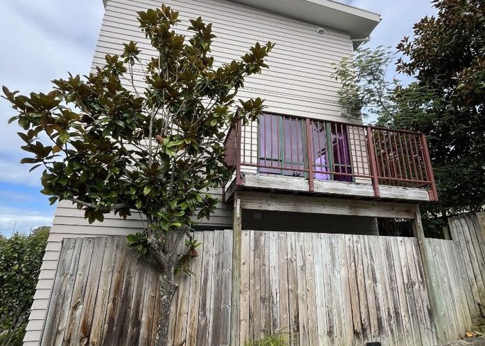  at 17/1 Briar Way , New Lynn, Waitakere City, Auckland