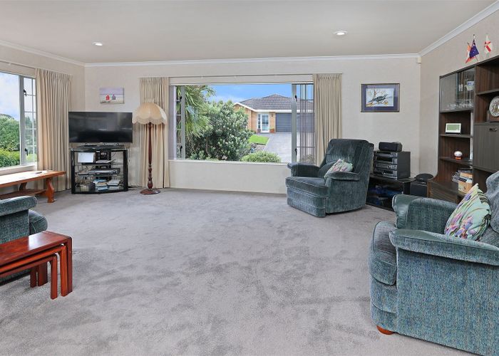  at 5 Somerton Rise, Henderson, Auckland