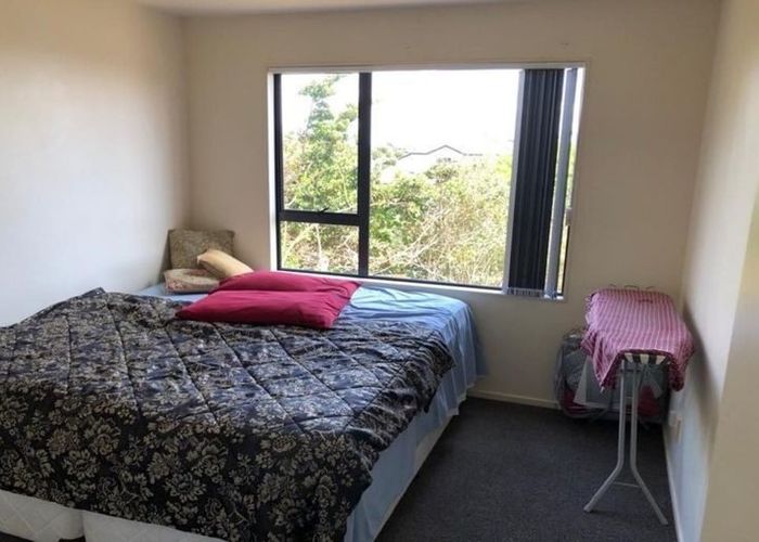  at 18 Lobelia Rise, Goodwood Heights, Manukau City, Auckland