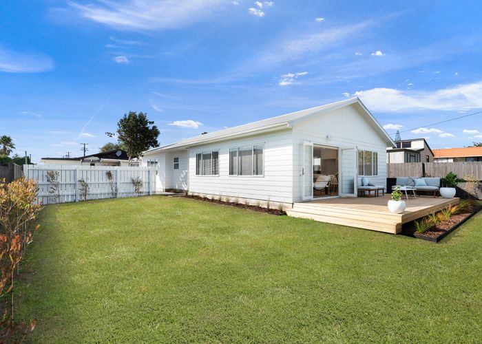  at 122A Lynwood Road, New Lynn, Auckland