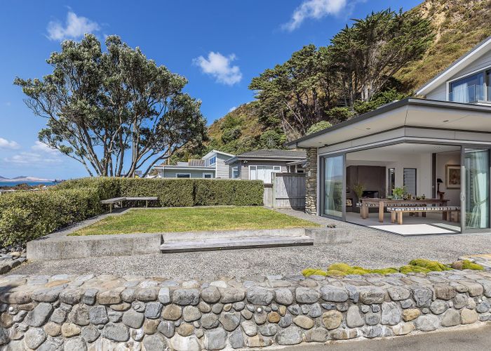  at 160 Breaker Bay Road, Breaker Bay, Wellington