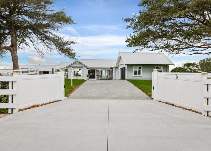  at 21 Diamond Lane, Riverhead, Riverhead