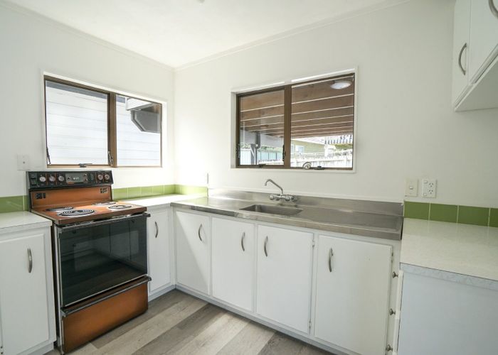  at 2/7 Courant Place, Clover Park, Manukau City, Auckland