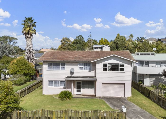  at 21 Bentley Avenue, Glenfield, North Shore City, Auckland