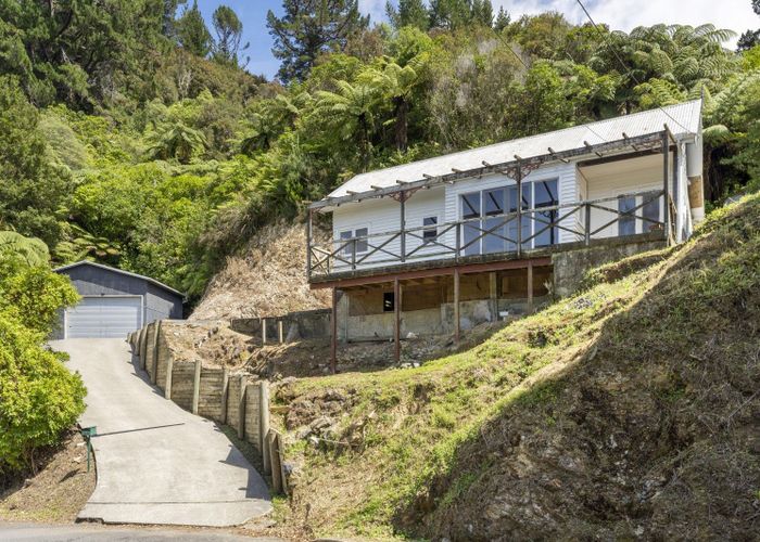  at 84 Wyndham Road, Pinehaven, Upper Hutt