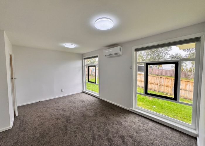  at 3 Applewood Drive, Henderson, Waitakere City, Auckland