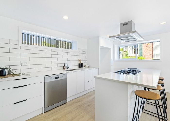  at 6 Alston Avenue, Kelston, Waitakere City, Auckland