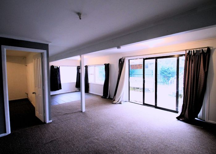  at 265B Te Atatu Rd, Te Atatu South, Waitakere City, Auckland