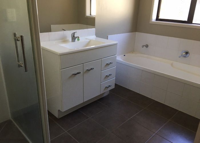  at 32 Wiltshire Drive, Huntington, Hamilton, Waikato