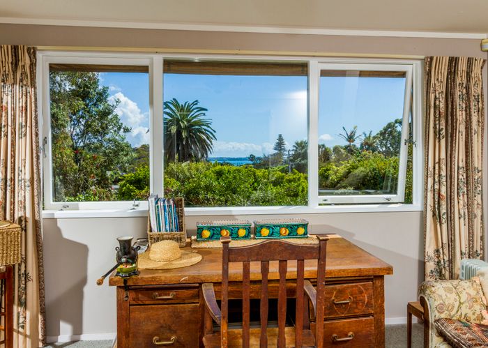  at 186 Beach Road, Campbells Bay, Auckland