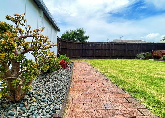  at 1/6 Vivian Wilson Drive, Eastern Beach, Auckland