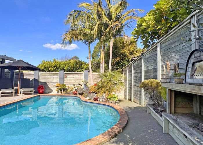  at 15 Harper Street, Chatswood, Auckland