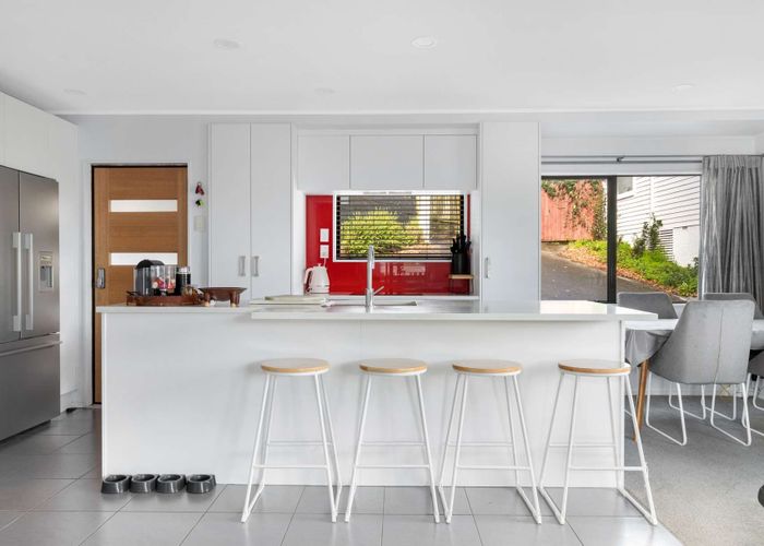  at 2/58 James Street, Bayview, North Shore City, Auckland