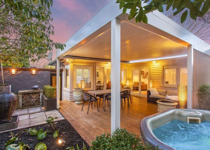  at 40 Wroxton Terrace, Fendalton, Christchurch City, Canterbury