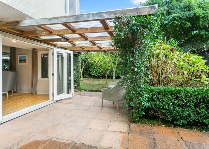  at 1/109 Grand Drive, Remuera, Auckland