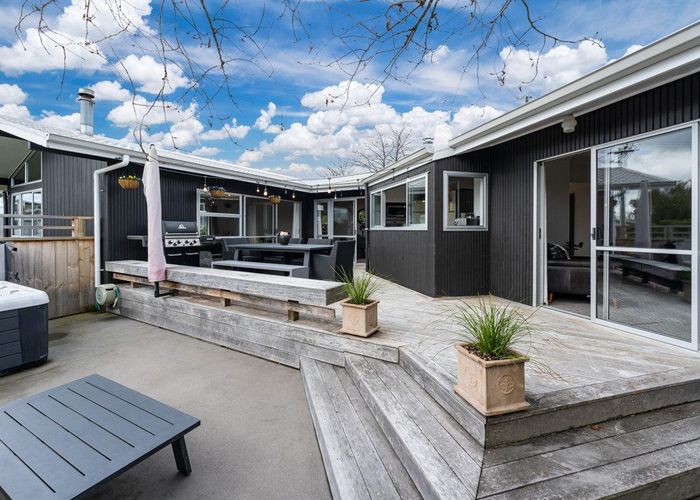  at 9 Charles Crescent, Rainbow Point, Taupo