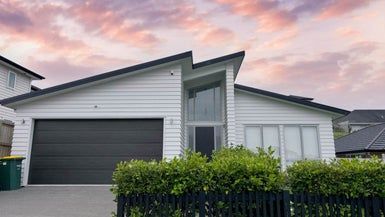  at 121 Colonial Drive, Silverdale, Silverdale