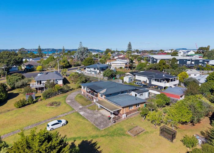  at 22 Murray Road, Te Atatu Peninsula, Waitakere City, Auckland