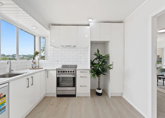  at 2/48 Archmillen Avenue, Pakuranga Heights, Manukau City, Auckland