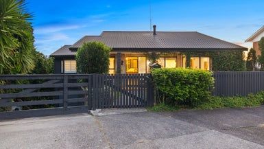  at 2 Maryland Street, Point Chevalier, Auckland