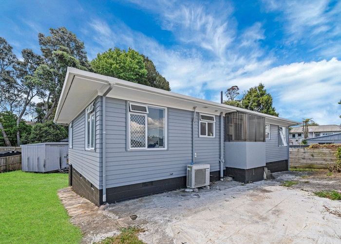  at 11 Thompson Terrace, Manurewa, Manukau City, Auckland