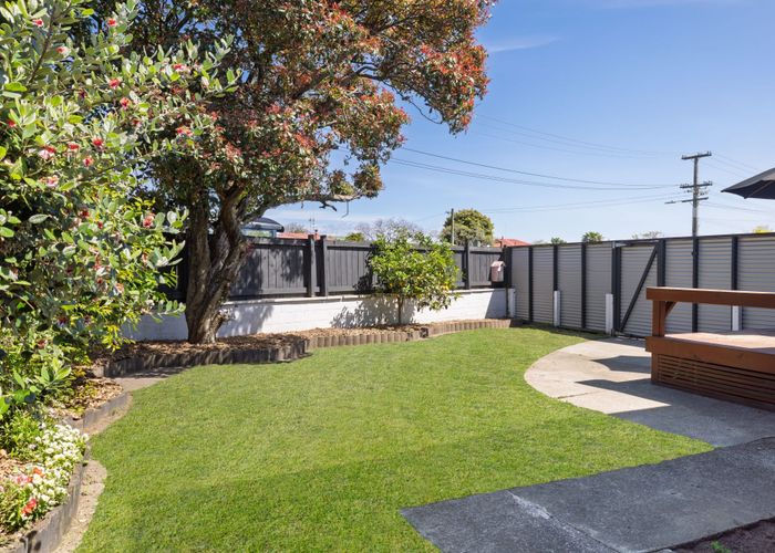  at 33 Queen Road, Bellevue, Tauranga