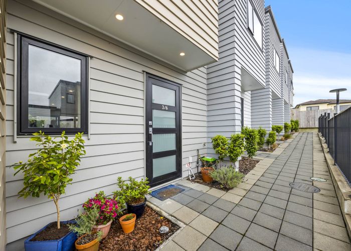  at 3/6 South Pacific Place, Henderson, Waitakere City, Auckland