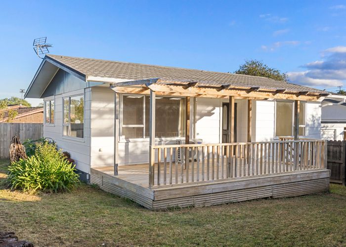  at 1/4 Clyma Place, Massey, Waitakere City, Auckland