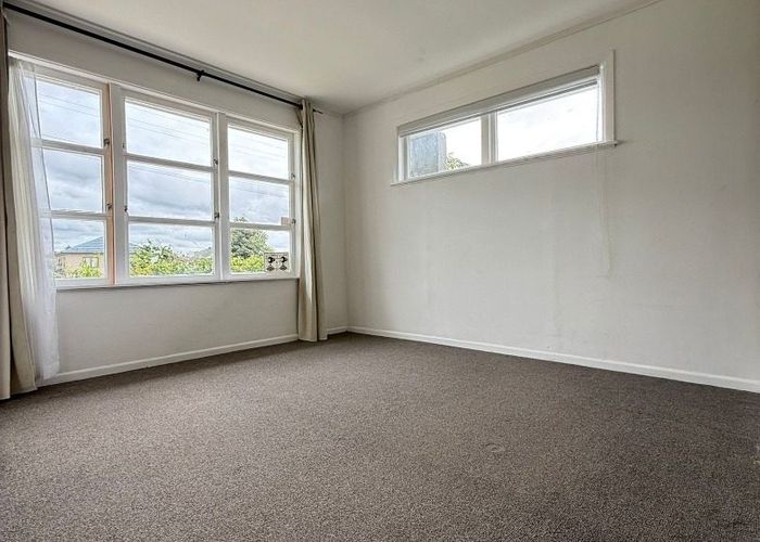  at 52 Seymour Road, Sunnyvale, Waitakere City, Auckland