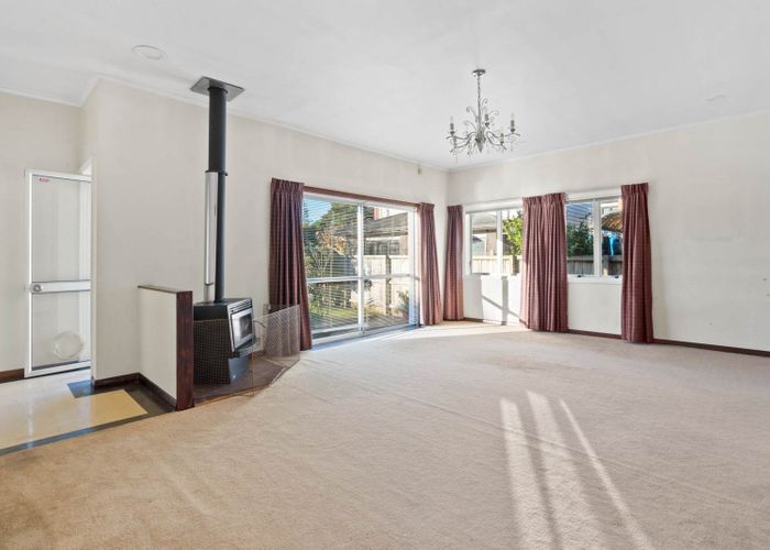  at 15 Weston Avenue, Papatoetoe, Manukau City, Auckland