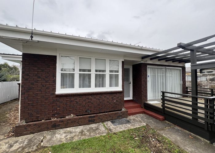  at 42 Kawiti Avenue, Point England, Auckland City, Auckland