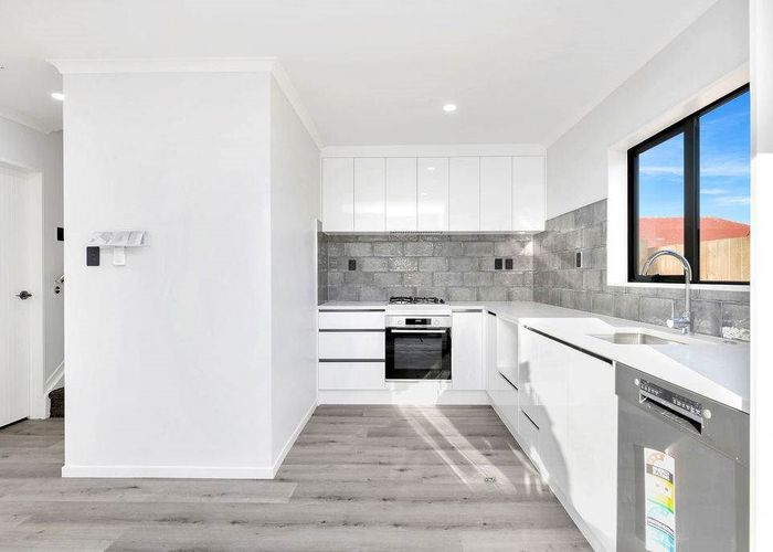  at 6A Rose Road, Papatoetoe, Auckland