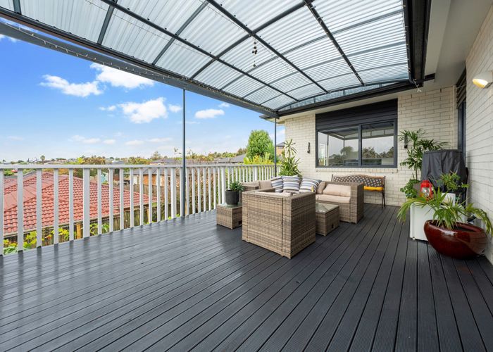  at 6 Tetbury Place, Henderson, Auckland