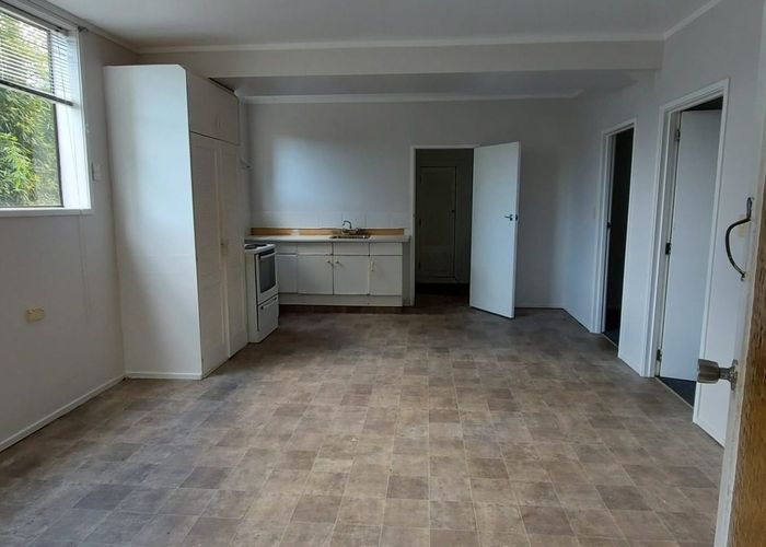  at 1/12 Surat Place, Glen Eden, Waitakere City, Auckland